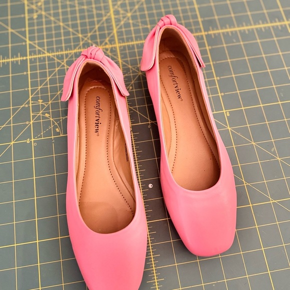 Journee Collection Shoes - NWOT Comfortview Vibrant Pink Loafers